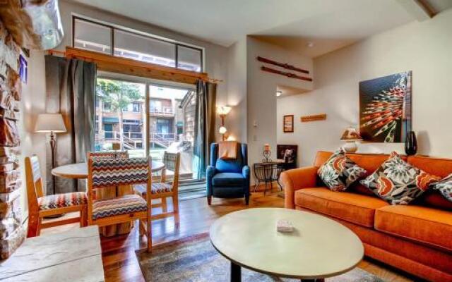 Cedars 18 - Ski-In/Ski-Out Apartment
