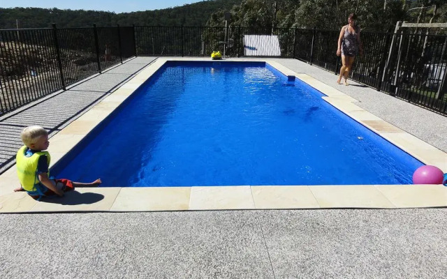 King Parrot Cottages