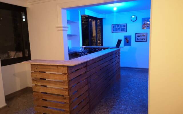 Green Door Boutique - Hostel