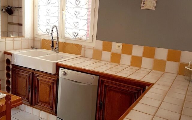 Villa With 4 Bedrooms in Florensac, With Enclosed Garden - 15 km From