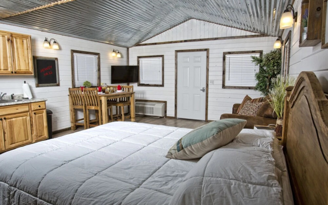 Stateline Cabins & RV