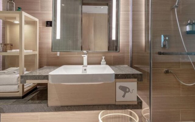 Sonmei Crystal Hotel