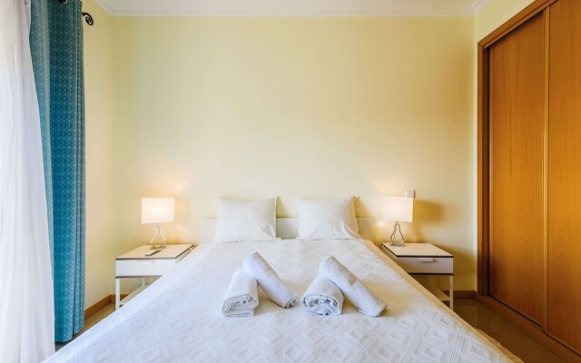 Sea view Apartment with sunbathing Terrace & 2 Swimming pools