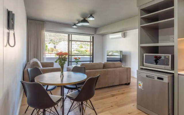 Stylish 2 Bedroom Luxury Apartment In Gardens