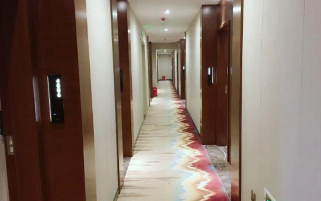Kaju Hotel(Olympic Xinglong Street subway station store)
