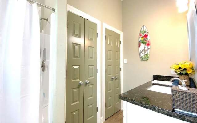 Sea Beauty 3 Bedroom Home by RedAwning