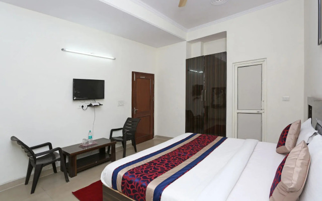 OYO 8910 Celeste Inn