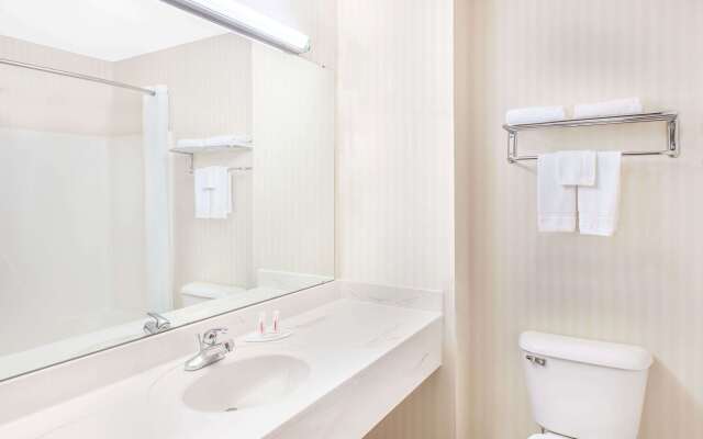 Super 8 by Wyndham Lowell/Bentonville/Rogers Area