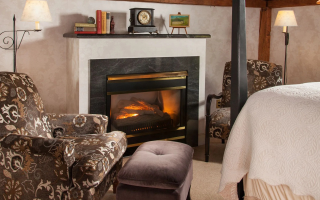 The Inn at Round Barn Farm