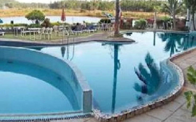 Maizons Lakeview Resort