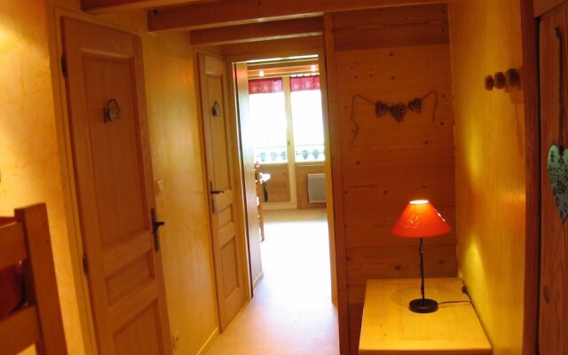 PARNASSE 203 La Clusaz skis aux pieds