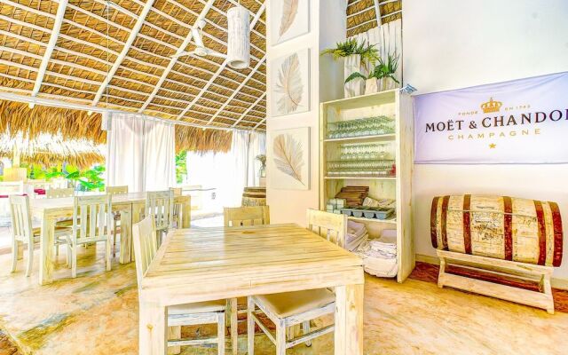 Los Corales Tropical Beach Resort & SPA