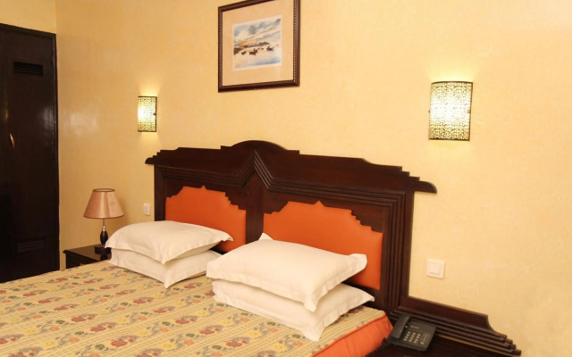 New Farah Hotel