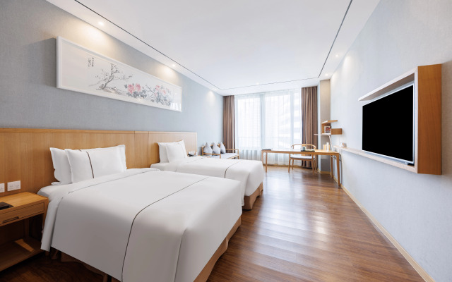 Отель Holiday Inn Guangzhou Zhujiang New Town by IHG