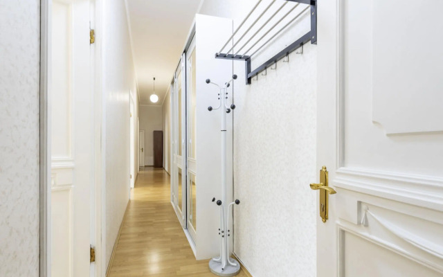 Apartments on Grivtsova lane 3