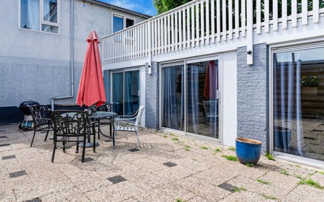 Modern Holiday Home in Badhoevedorp Near the Lake