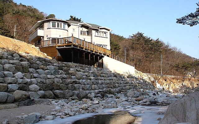 Yangyanggwangmyeong Family Pension