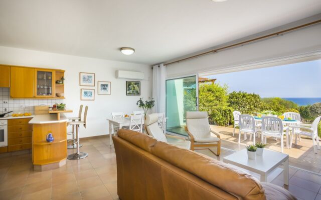 Sirina Lina Beachfront Suite