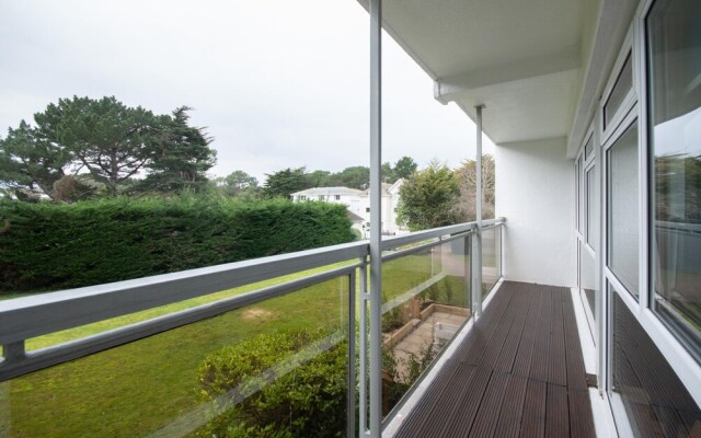 Fairwinds in Poole With 2 Bedrooms and 1 Bathrooms