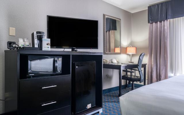 Holiday Inn Express & Suites Roanoke Rapids SE by IHG