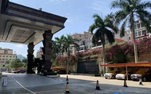 Longzhu Hotel