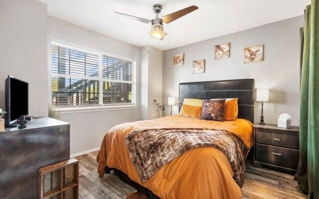 Time Traveler Suite - Private Balcony