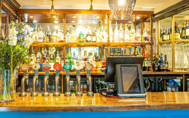 Hartford Hall on School Lane