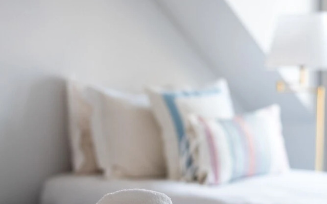 Luxury 3BR Duplex 240m2 City Center PRK