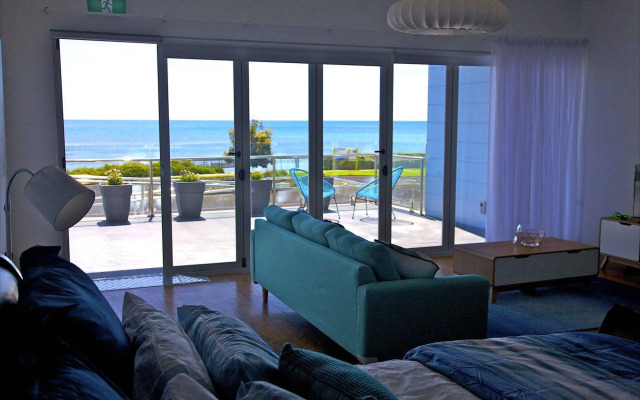 Penguin Beachfront Apartments