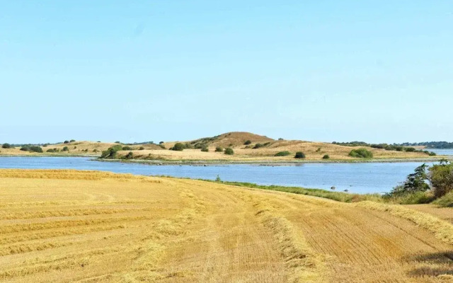 6 Person Holiday Home in Martofte