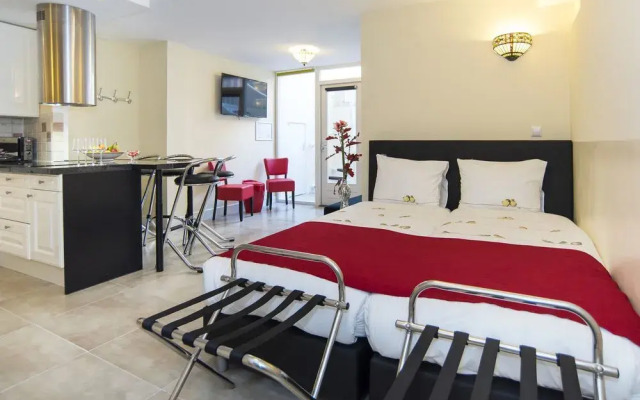 Midtown Hotel Triple Room