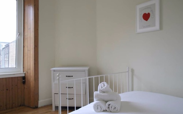 1 Bedroom Apartment In The Shore Leith