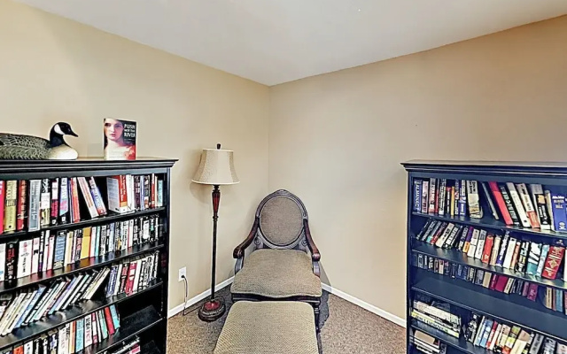 Chamon27 1 Bedroom Condo