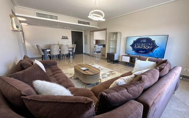 Penthouse with roof-amberville-NEWGIZA