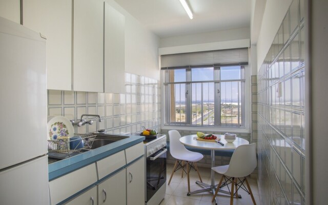 Mackenzie Leo Seafront Suite