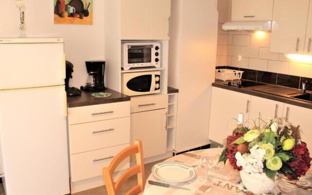 Appartement Balaruc-les-Bains, 1 pièce, 4 personnes - FR-1-503-51