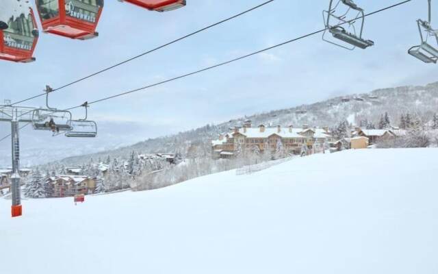Ski in, Ski out, 3 Bedroom Luxury Residence on Fanny Hill in Snowmass Village