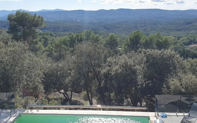 Villa in Lorgues With Private Pool