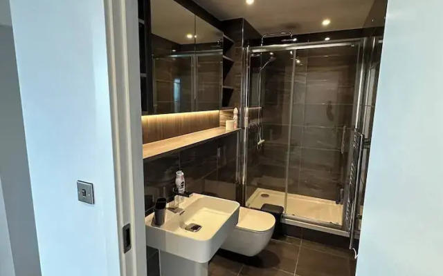 2br-sleeps4-parking-central-cityview