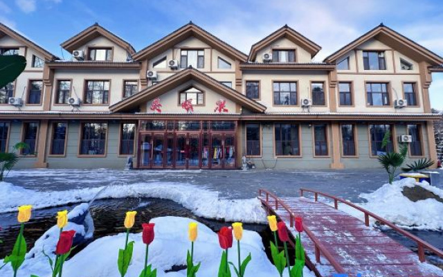 Lingxiquan Hotel – Exterior – Baishan