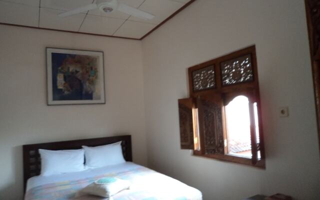 Brata Home Stay
