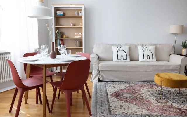 2ndhomes Charming 1BR Apartment w Sauna