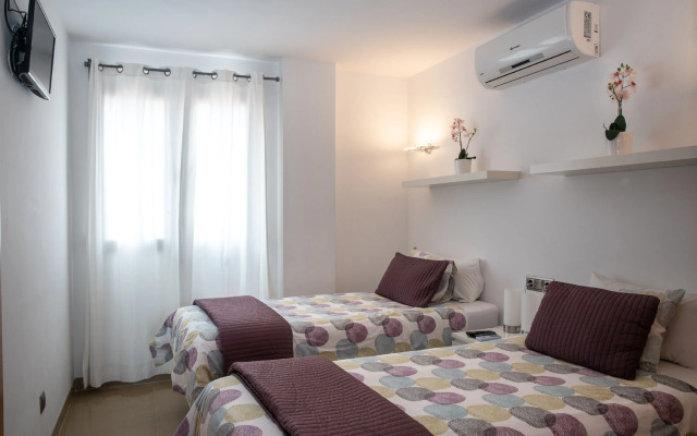 Apartamentos Delfín