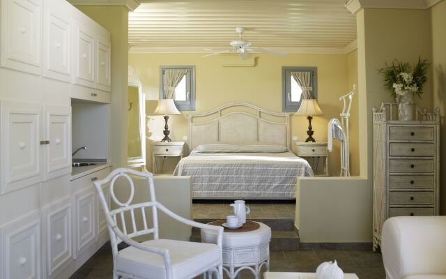 Porto Kea Suites