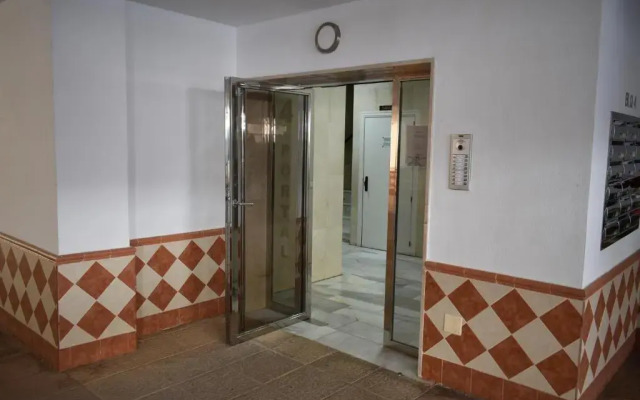 TIMON II, Luxury 3 bedroom Beachside Apartment