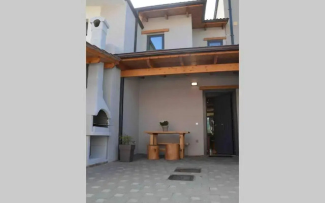 pikralida house (πικραλίδα)