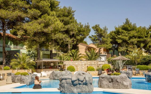 Matilde Beach Resort 28223