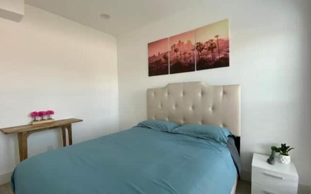 3 bd Townhome with Private Rooftop