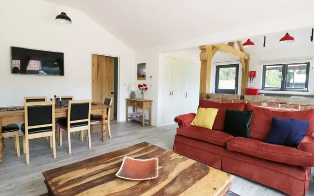 Whitehands Farm Barn