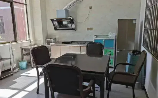 Maitreya Yuxuan Hot Spring Homestay (Huquan Ecological Park Dongdaemun Branch)